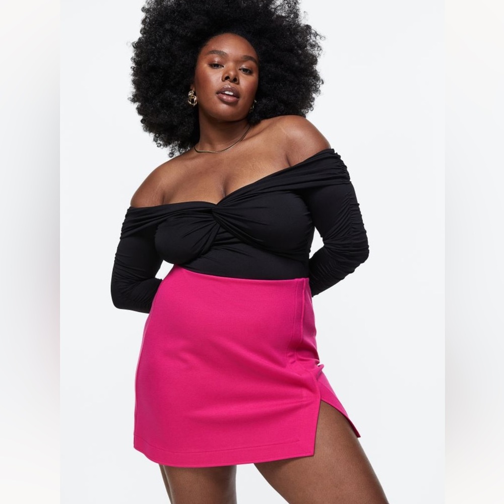 NWOT H&M Short Wrap-front Skirt in Magenta